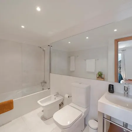 Casa Do Castelo By An Island