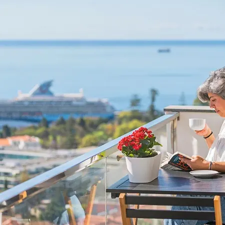 Casa Do Castelo By An Island *