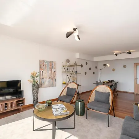 Casa Do Castelo By An Island