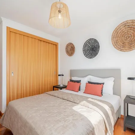 Casa Do Castelo By An Island *