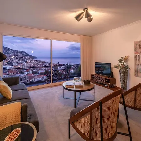 Casa Do Castelo By An Island Funchal (Madeira)