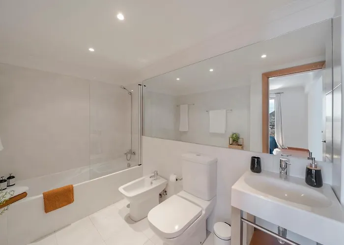 Casa Do Castelo By An Island