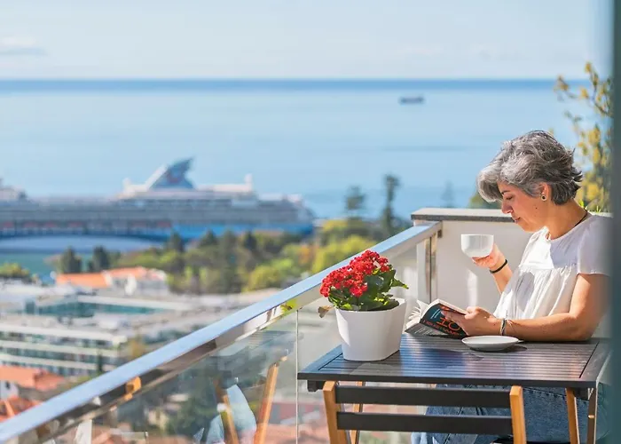 Casa Do Castelo By An Island *