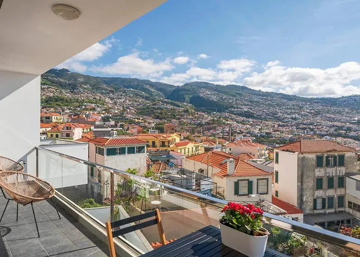 Casa Do Castelo By An Island