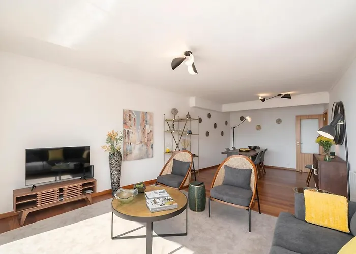 Casa Do Castelo By An Island