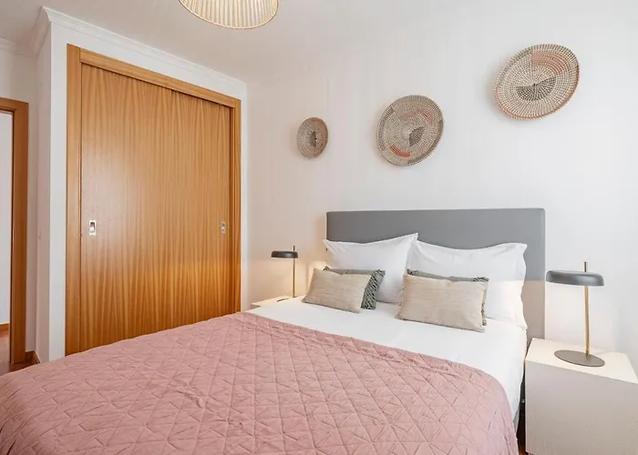 Casa Do Castelo By An Island